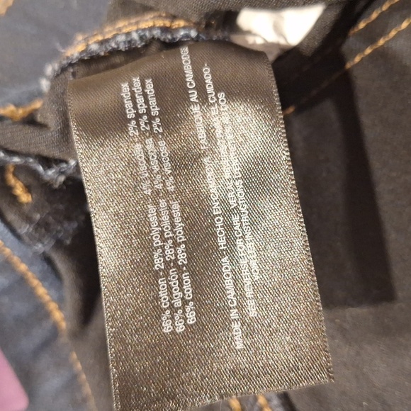 q Womens Blue Stretch Deim Capris Size 8. NWT - Picture 6 of 9